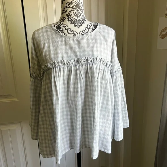 Women's Ruffle Smock Top - Picture 2 of 4